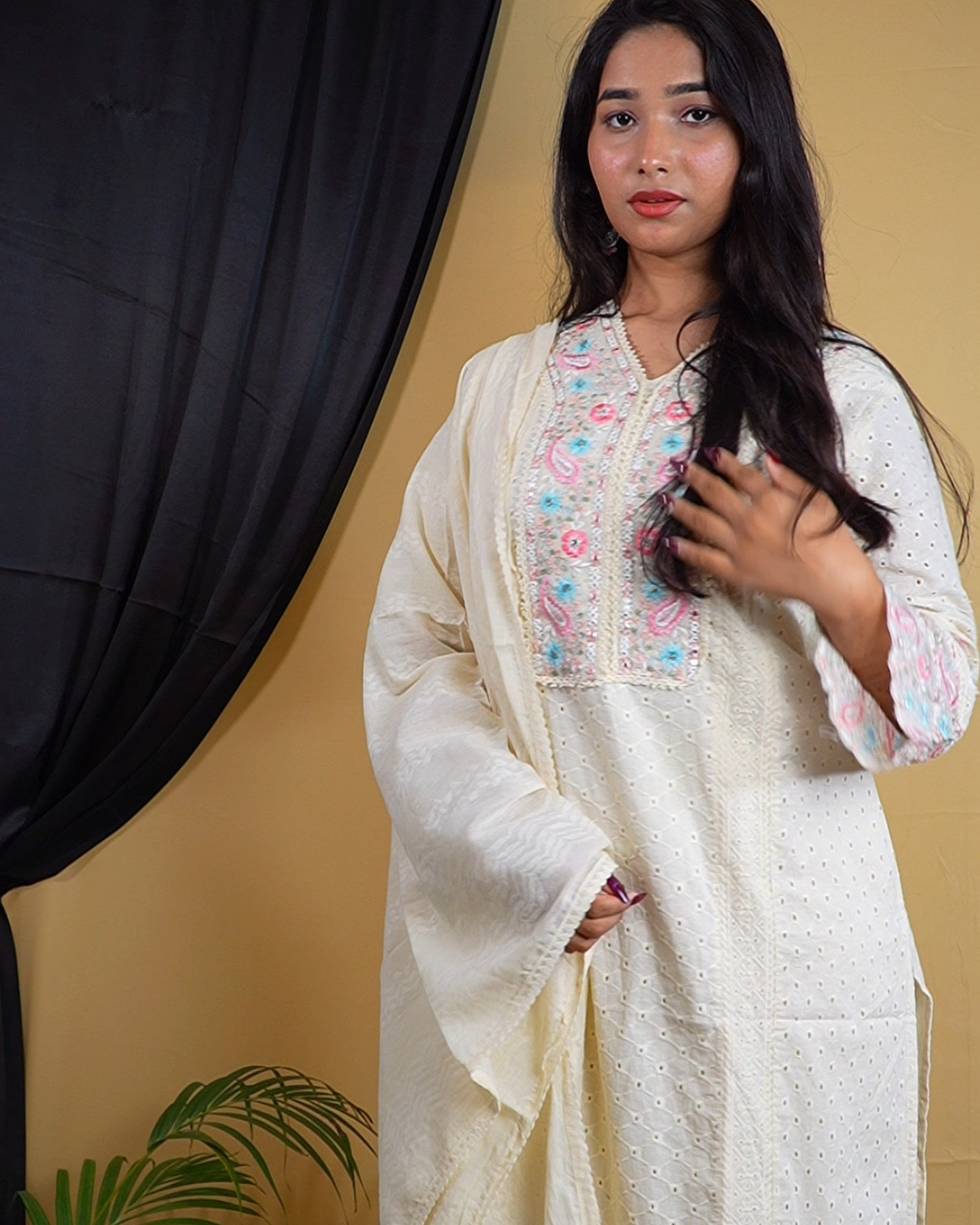 Off White Cotton Chikankari Cutwork Readymade Set